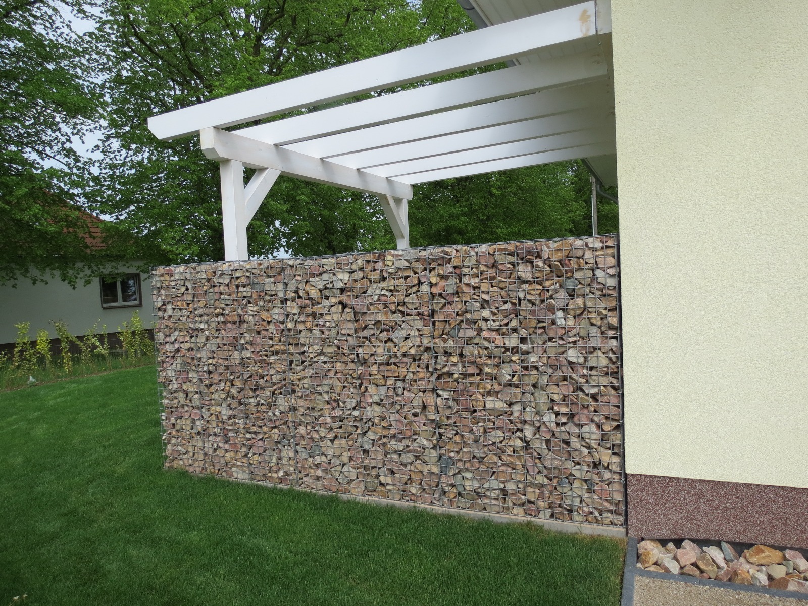 Schanskorven gevuld met Grauwacke breukstenen 60-80mm
