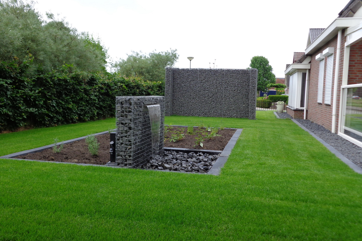 Schanskorven met waterval