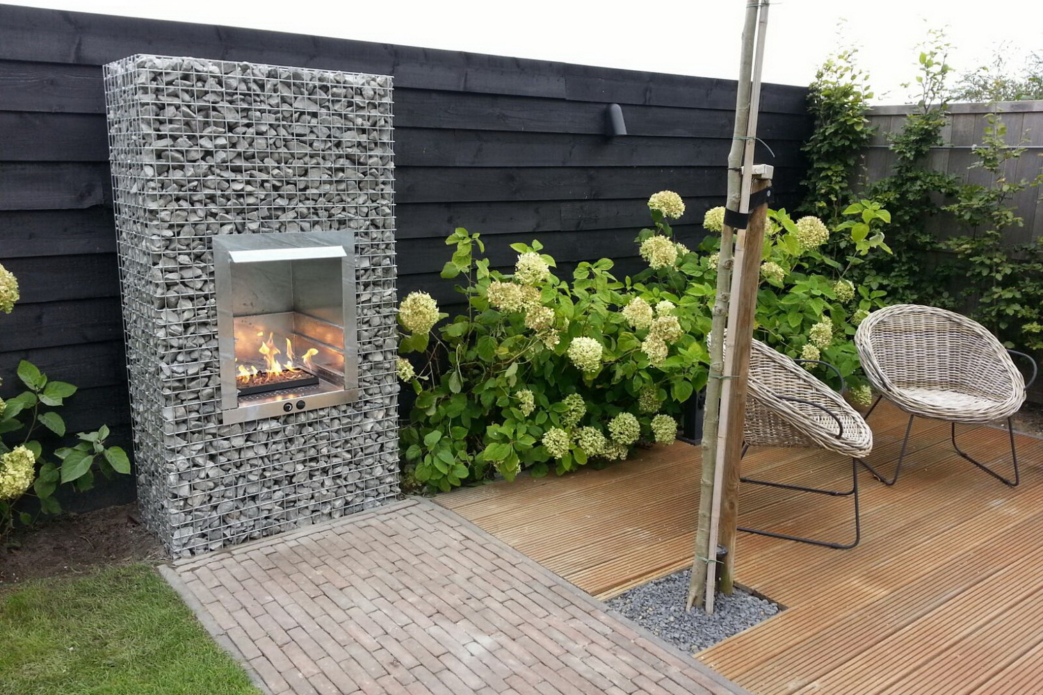 Tuinhaard BBQ van Gabinova meer in tuin