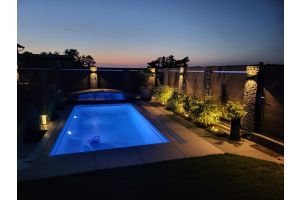 Steenkorven met LED in het Donker – LED verlichting. Steenkorven met LED in het Donker