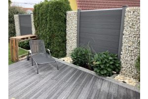Steenkorven met Composiet Schutting – Composiet schutting inspiratie. Steenkorven met Composiet Schutting
