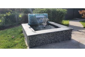 Steenkorf Waterval met GlasbrokkenSteenkorf Waterval met Glasbrokken – Glasbrokken inspiratie. Steenkorf Waterval met GlasbrokkenSteenkor...