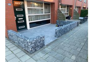 Steenkorven met Alpenstenen – Alpen breuksteen. Steenkorven met Alpenstenen
