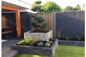 Plantenbak Steenkorven met Basalt en Weissenbacher Siersteen – Weissenbacher breuksteen. Plantenbak Steenkorven met Basalt en Weissenbach...