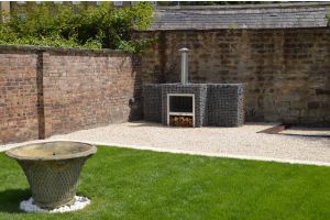 Steenkorven Tuinhaard met Basalt Breuksteen – Basalt breukstenen inspiratie. Steenkorven Tuinhaard met Basalt Breuksteen