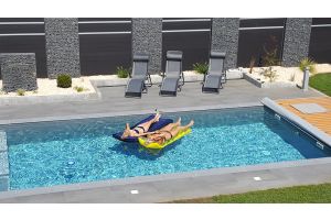 Steenkorven met Basalt Breukstenen in Combinatie met Composiet – Basalt breukstenen inspiratie. Steenkorven met Basalt Breukstenen in Com...