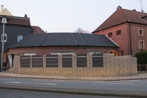 Steenkorven met Composiet Schutting – Composiet schutting inspiratie. Steenkorven met Composiet Schutting