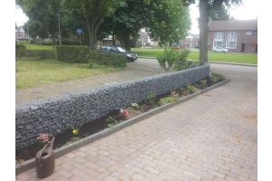 Steenkorven langs de Oprit van Doornik Breukstenen – Doornikse breuksteen. Steenkorven langs de Oprit van Doornik Breukstenen