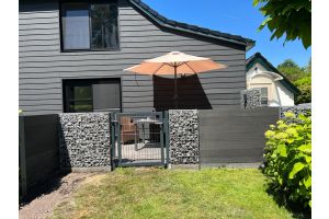 Steenkorven Composiet Tuinhek – Opbouwteam. Steenkorven Composiet Tuinhek