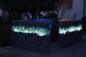 M Ltonnenabtrennung met Glasbrokken – Breukstenen. M Ltonnenabtrennung met Glasbrokken