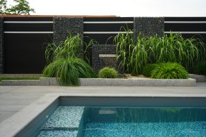 Steenkorven met Composiet Schutting – Watervallen. Steenkorven met Composiet Schutting