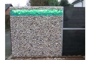 Steenkorven met Glasbrokken – Glasbrokken inspiratie. Steenkorven met Glasbrokken