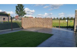 Steenkorven Schutting met Grauwacke Breukstenen – Grauwacke breukstenen inspiratie. Steenkorven Schutting met Grauwacke Breukstenen