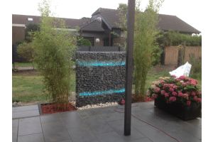 Steenkorven met Glasbrokken en Basalt – Glasbrokken inspiratie. Steenkorven met Glasbrokken en Basalt