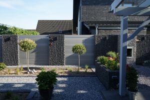 Tuinhaarden – Composiet schutting inspiratie. Tuinhaarden