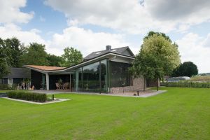 Steenkorven Gevuld met Grauwacke – Breukstenen. Steenkorven Gevuld met Grauwacke